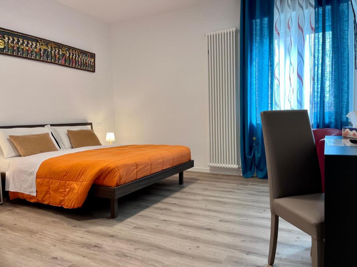 Verona Rooms 109 — Photos 1